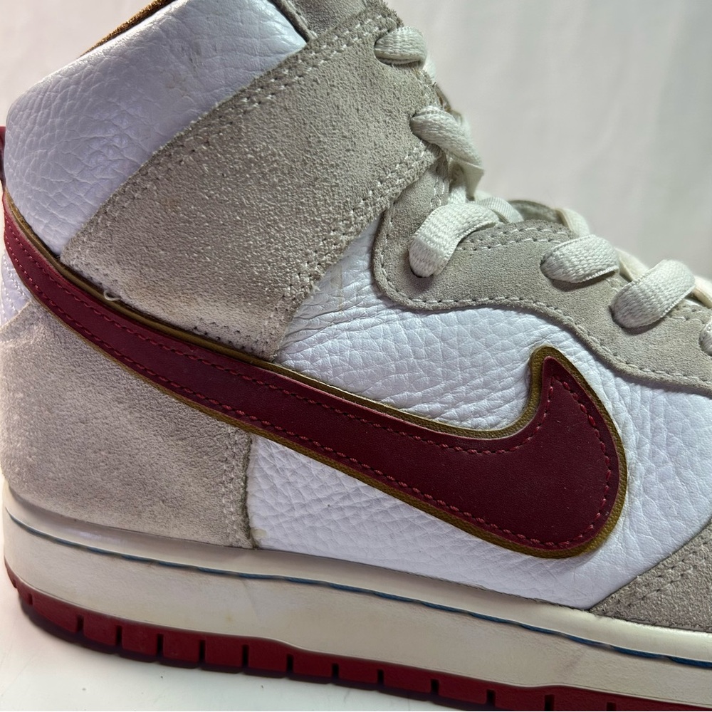 Nike SB Dunk High Pro Sail/Crimson. Size 10